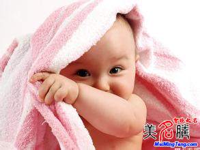 怎么給羊?qū)殞毴⌒∶? /></a>    小名，又稱“乳名”，一般是指嬰兒初生時長輩所取的非正式的名字，與學名不同，意思簡單，瑯瑯上口，只要好聽、易記、叫起來順口就行。對家人來說，更愿意用小名來稱呼自己的...</div>
							        <div style="height:5px; font-size:5px"></div>
							        <hr width="99%" style="text-align:center; border-style:dotted; border-width:0px; height:1px;" />
							        <div style="height:5px; font-size:5px"></div>
							    </div>
						        </td>
	</tr><tr style="border-width:0px;">
		<td valign="top">
						        <div style="padding-left:3px; padding-right:3px;line-height:180%">
							         <h3 style="padding:0px;margin:0px;display:inline;"><a id="ctl00_ContentPlaceHolder1_ShowMore1_dgNews_ctl07_HyperLink1" class="headline" href="/yang/s.aspx?newsid=3918" target="_blank">2015羊?qū)殞毱鹈?五行為木的起名用字</a></h3>
							         <span id="ctl00_ContentPlaceHolder1_ShowMore1_dgNews_ctl07_Label1" style="color:Green;font-size:10pt;">2015/4/16 15:59:04</span>
							          <span style="color:Red;font-size:8pt;"></span>
							        <br />
							        <div style="padding-top:1px; width:95%; padding-left:8px; line-height:180%;color:#2f2f2f;font-size:14px;" ><a href=