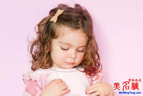 女寶寶八字喜水起一個(gè)好聽(tīng)的名字